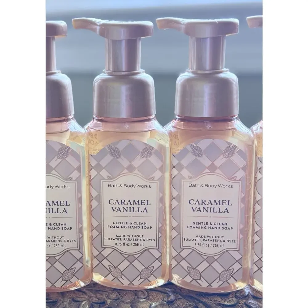 Bath & Body Works 8.75 oz Caramel Vanilla Gentle & Clean Foaming Hand Soap x4